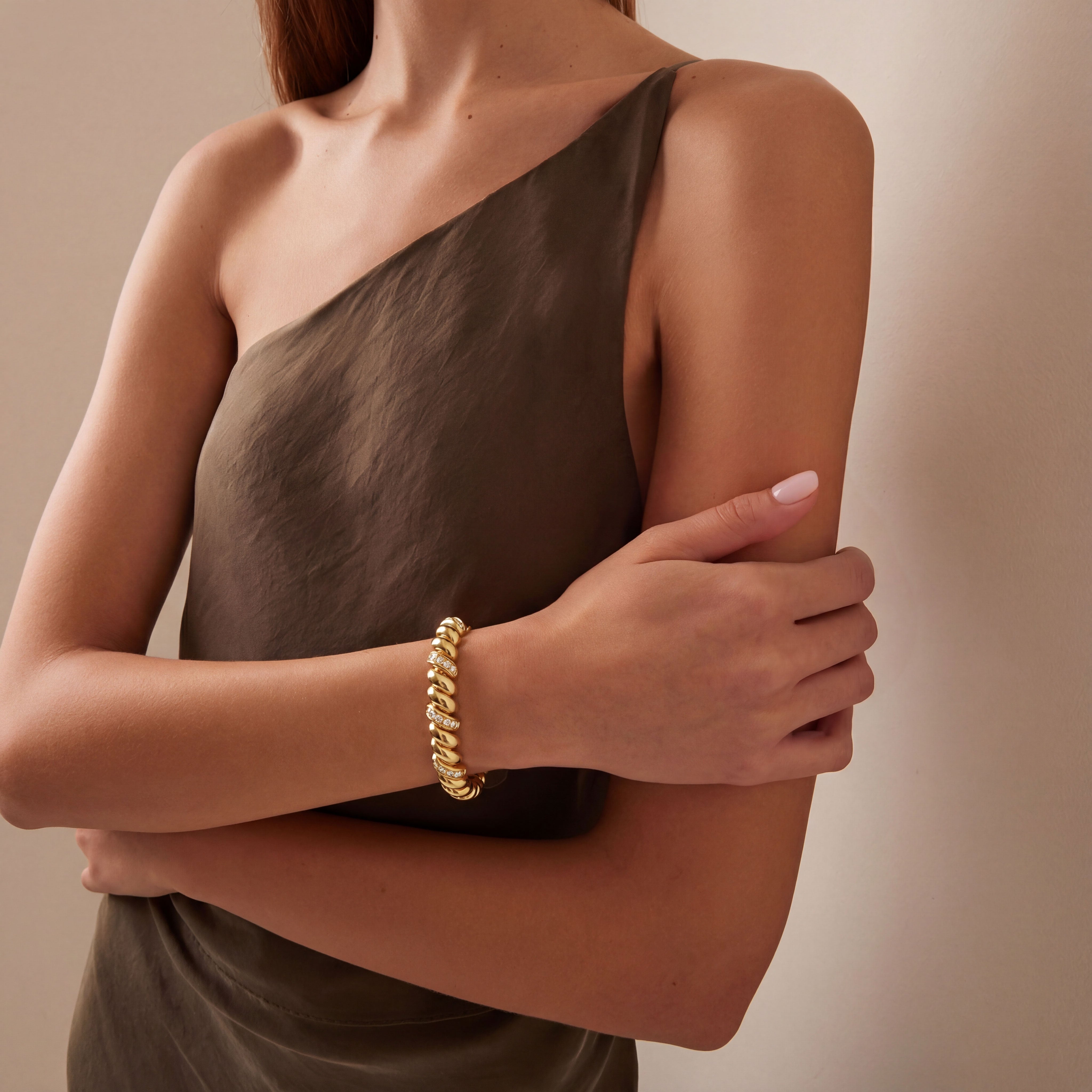 How to Style Jewelry for Everyday Elegance